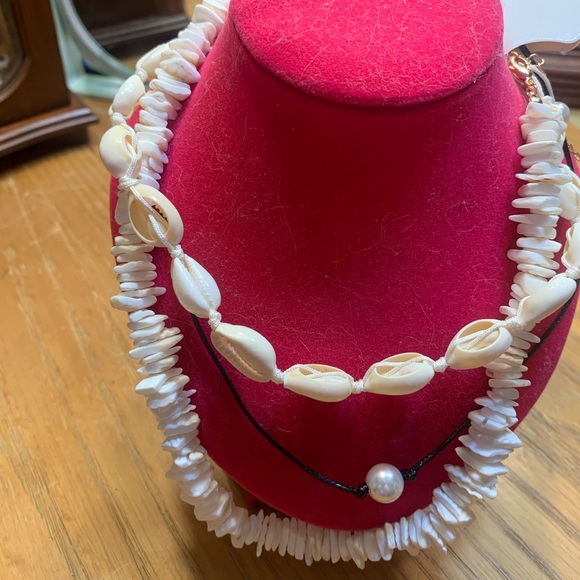 Shell necklace - Picture 3 of 3